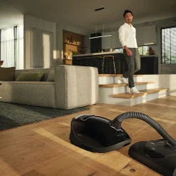 Miele Komplette C3 Kona Powerline Sgfe0- Bodenstaubsauger Mit Beutel